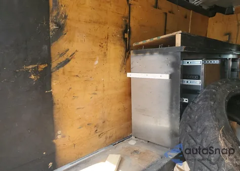 2017 Ford Transit T-250 z USA, uszkodzony, nr VIN 1FTYR2CM8HKA13212